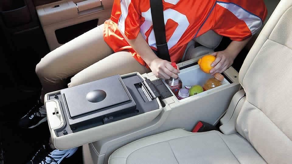 ford-accessories-boundary-ford-minifridge.jpg